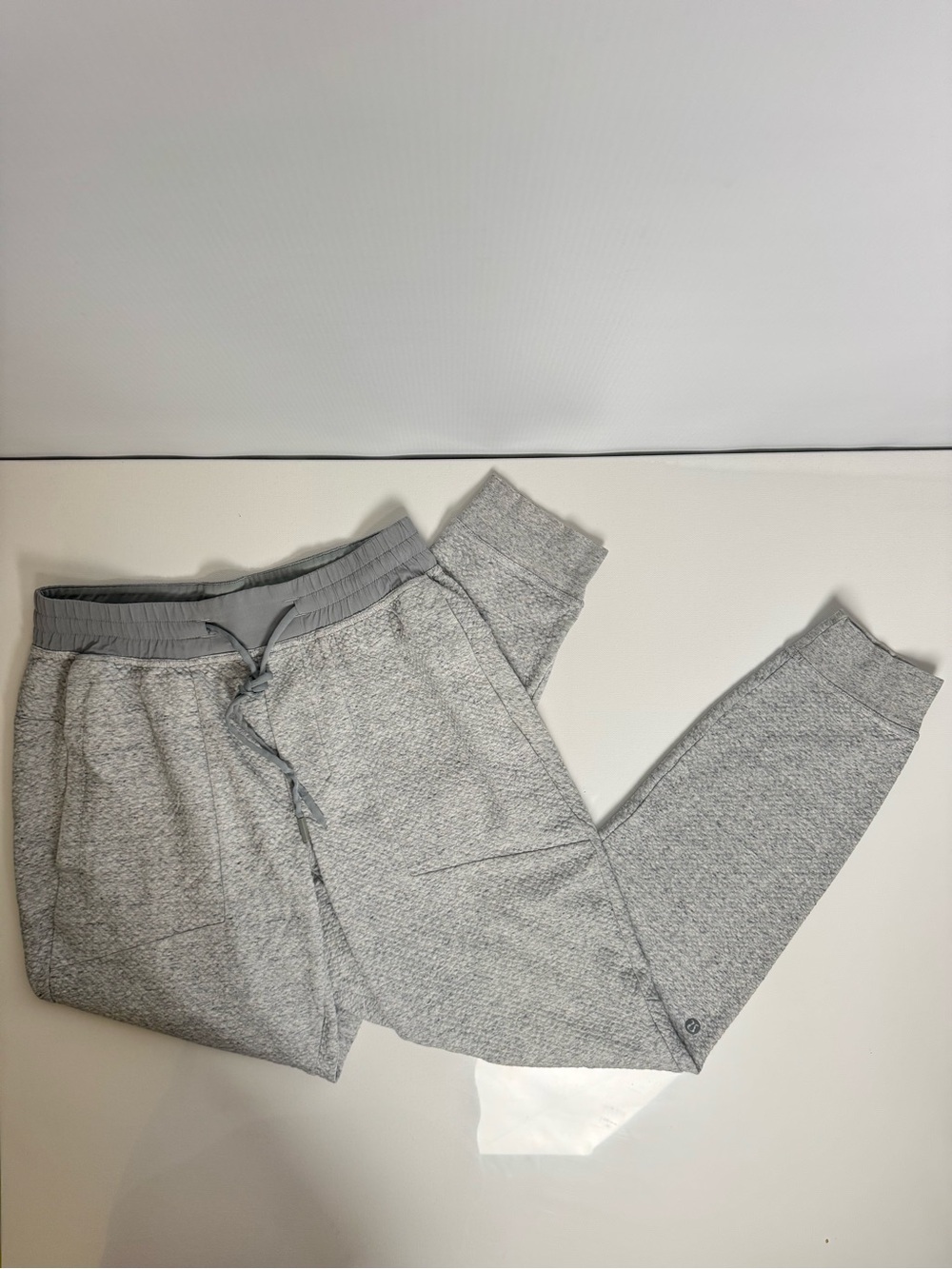 NWOT Lululemon Men’s At Ease Joggers Sweatpants Light Grey/Black Size S